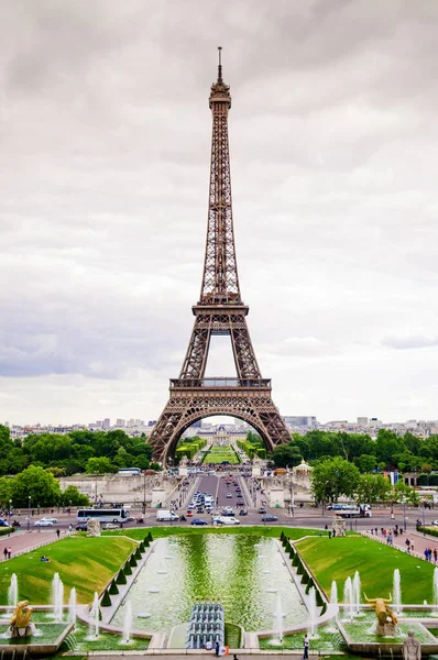 Juni 2011 Parijs Frankrijk Uitzicht Eiffeltoren Vanaf Place Trocadero Bewolkte — Stockfoto