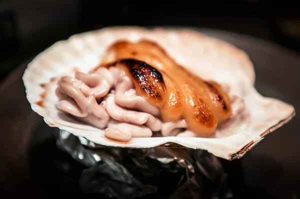 Japon Yaki peyniri kabuklu Shirako, Japon ızgara balık sperm kesesi peynirli Aomori mutfağı.