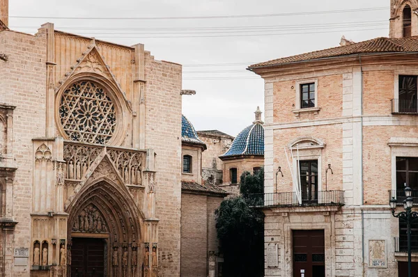 Lokakuu 2012 Valencia Espanja Valencian Katedraalin Kirkon Julkisivun Sisäänkäynti Portti — kuvapankkivalokuva