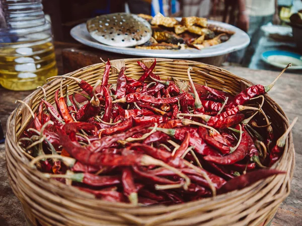 Bangladesh Street Food Ají Rojo Seco Canasta Bambú Ingrediente Asiático — Foto de Stock