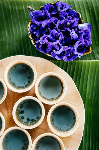 Butterfly Pea Flower Tea Thai Asian Herbal Flower Tea Seving — Stock Photo, Image