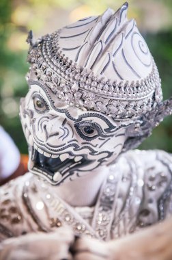 20 APR 2013 Bangkok, Tayland - Ramayana destansı hikayesinden geleneksel Tayland kuklası Hanuman bebeği