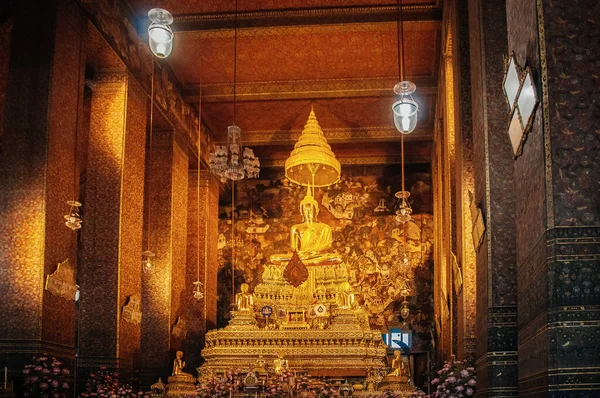 Jec 2009 Bangkok Thaïlande Statue Bouddha Assise Dorée Dans Hall — Photo