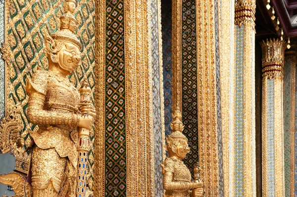 Belle Statue Gardien Géant Élégante Bâtiment Grand Palais Bangkok Wat — Photo