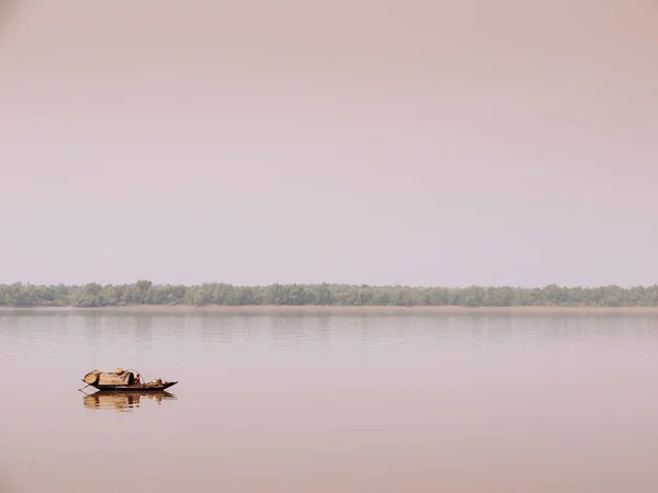 Feb 2012 Dhaka Bangladesz Bangladesz Lokalni Mieszkańcy Drewnianej Łodzi Wiosłowej — Zdjęcie stockowe