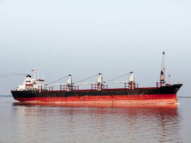 Konteyner gemisi, ithalat ihracat lojistik işi ve uluslararası taşımacılıkta eski bir yük gemisi.