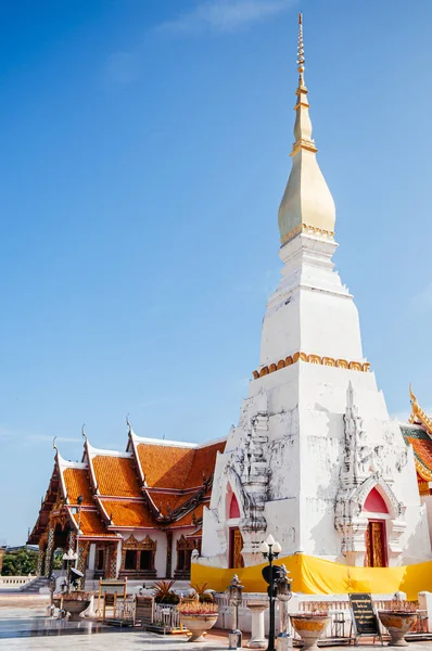 Sakon Nakhon 'un en kutsal tapınağı, Wat phra' nın büyük mabedi ve Buda Salonu.