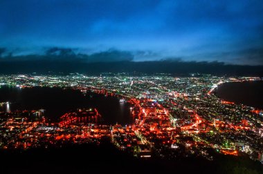 Hokkaido 'daki Hakodate City' nin ünlü Gece Manzarası, Hakodateyama, Hokkaido, Japonya 'dan hava manzarası
