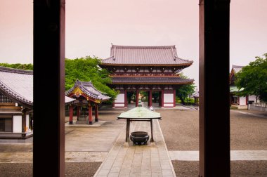 24 Haziran 2014, Ota-Ku, Tokyo, Japonya: Ikegami Honmon-ji Tapınağı büyük ve şaşırtıcı binalardan oluşan bir koleksiyona sahiptir. Burada ölen Aziz Nichiren 'i onurlandırıyor..