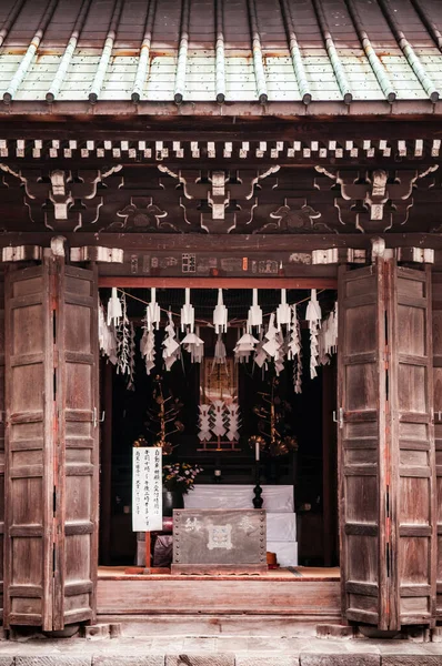 24 Haziran 2014, Ota-Ku, Tokyo, Japonya: Ikegami Honmon-ji Tapınağı büyük ve şaşırtıcı binalardan oluşan bir koleksiyona sahiptir. Burada ölen Aziz Nichiren 'i onurlandırıyor..