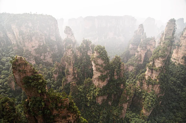 Exótico Acantilado Roca Bosque Flotante Montaña Zhangjiajie Área Escénica Wulingyuan — Foto de Stock