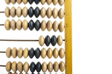 Ahşap abaküs. Eski ahşap abacus parlak arka plan üzerinde. Ahşap hesap makinesi.