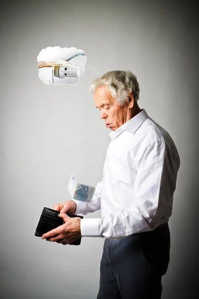 Oude Man Wit Stookseizoen Stookseizoen Belastingen Opslaan Concept Radiator — Stockfoto
