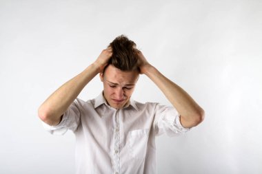 Hüsrana uğramış genç adam..