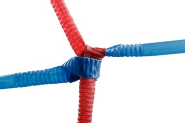 Plastik pipetler. Düğüm.