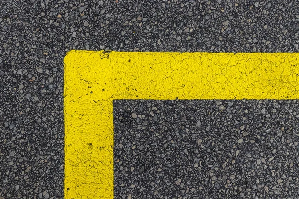 Žlutá čára. Značení cesty. — Stock fotografie