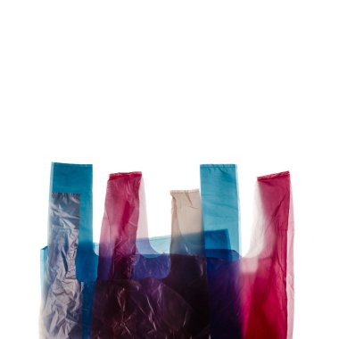Beyaz üzerine plastik alışveriş torbaları..