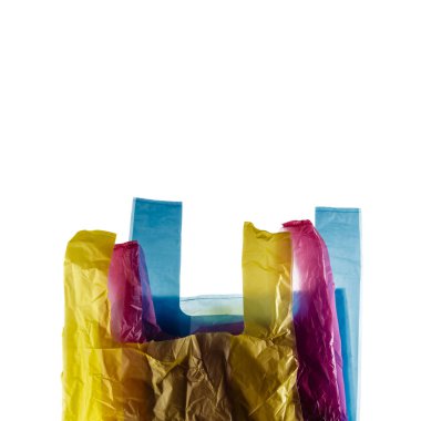 Beyaz üzerine plastik alışveriş torbaları..