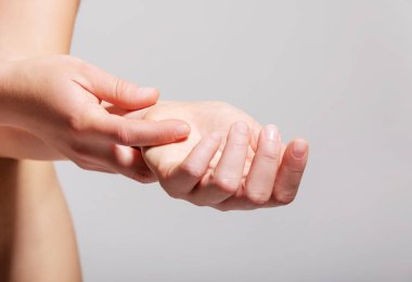 Bilek ağrı semptomatik