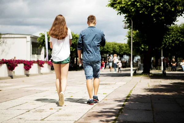 Walking on promenade — Stock Photo, Image