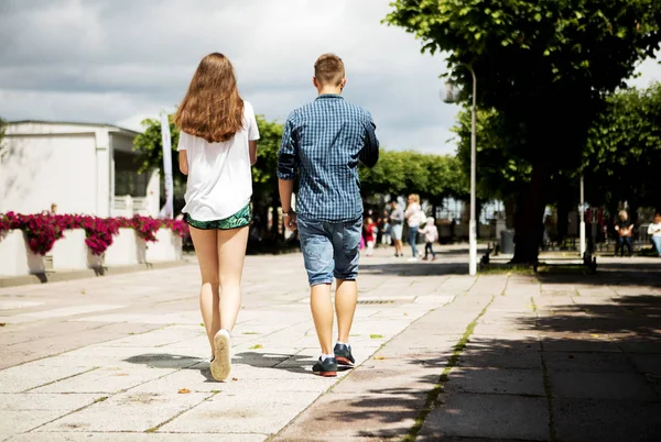 Chodzenie na promenadzie — Zdjęcie stockowe