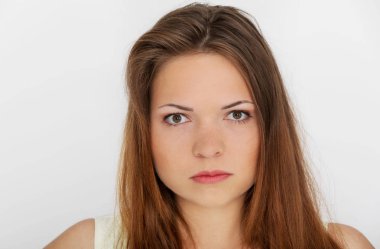 öfkeli genç kadın