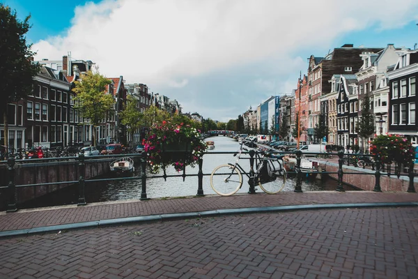 Οριζόντια προβολή στο κανάλι του Άμστερνταμ — Φωτογραφία Αρχείου