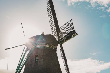 Değirmen iluminated sun tarafından