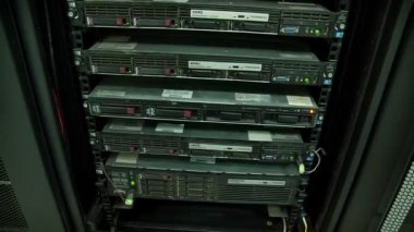 Dijital televizyon sinyal iletimi için donatım işletimi