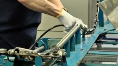 Otomobil üretimi için komponentleri üretim