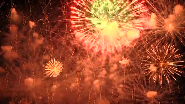 A fesztiválon a nagy tűzijátékok — Stock videók