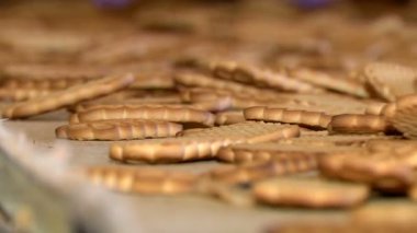 Konveyör üzerine bitmiş tanımlama bilgileri