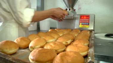 Jöleli çörek doldurma