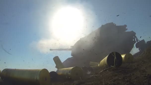 Russische artillerie geweerschot msta — Stockvideo