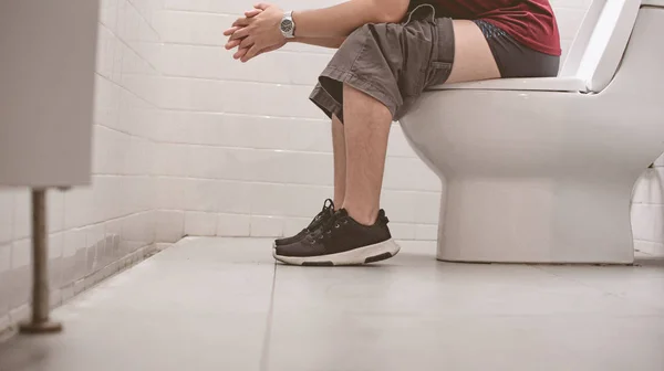 Man Toilet While Sitting Bowl — Stock Photo, Image