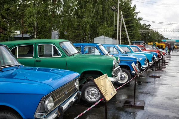 Старі Радянські Машини Парковці Новосибірськ Росія — стокове фото