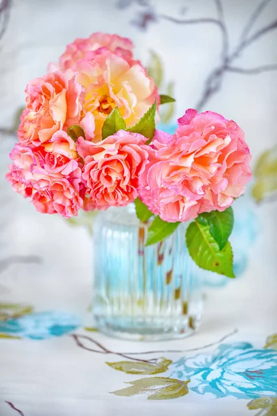 Närbild Blommig Komposition Med Rosa Rosen Många Vackra Färska Rosa — Stockfoto