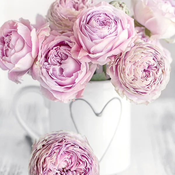 Beautiful Fresh Roses Porcelain Cup Decorated Heart Pink Roses White — Stock Photo, Image