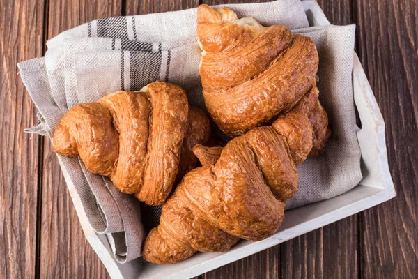 Frissen Sült Croissant Fából Készült Asztal — Stock Fotó