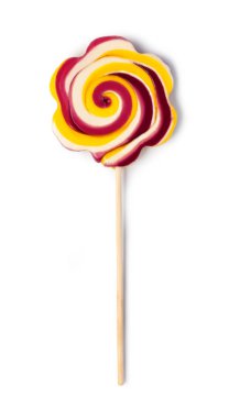 Beyaz arkaplanda izole edilmiş renkli lolipoplar