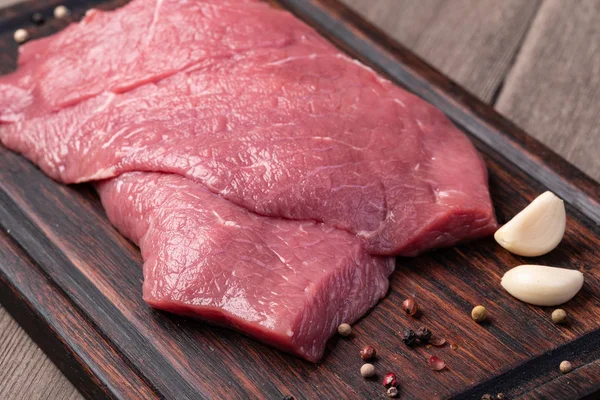 Raw Beef Meat Cutting Board — Stock Photo, Image