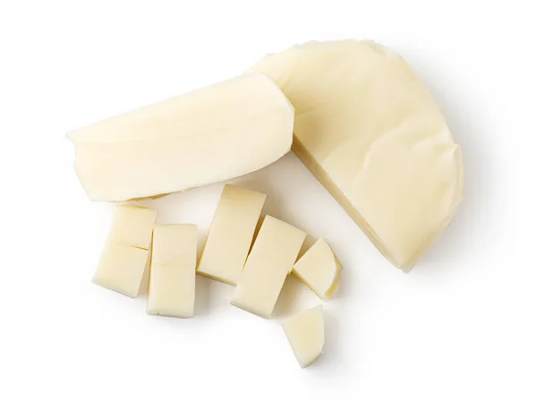 白い背景に隔離されたすりおろしたモッツァレラチーズ — ストック写真