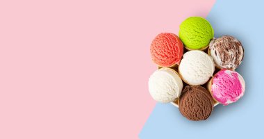 Renkli bir arka planda dondurma külahı.