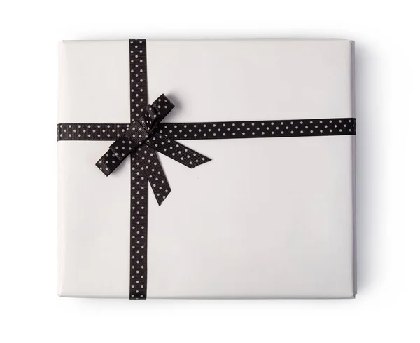 白色礼品盒 有彩带弓形 与白色隔离 — 图库照片