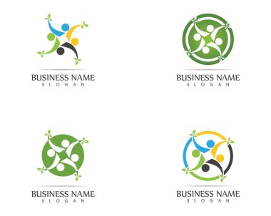 Sağlık görevlileri logo tasarımı çizimleri yapıyor