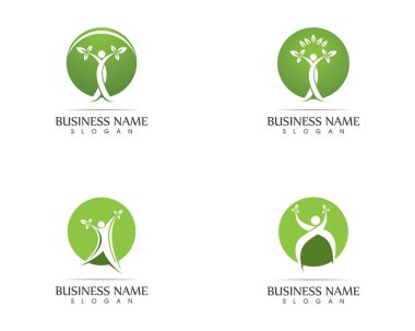 Sağlık görevlileri logo tasarımı çizimleri yapıyor