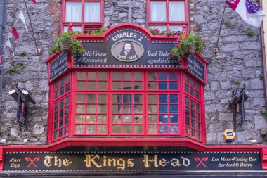 Galway, İrlanda 06.02.2018 ön görünümü bir Kral'ın başı bar giriş.