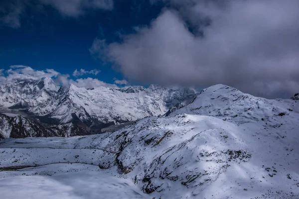 Buzul Gölü manzaralı.