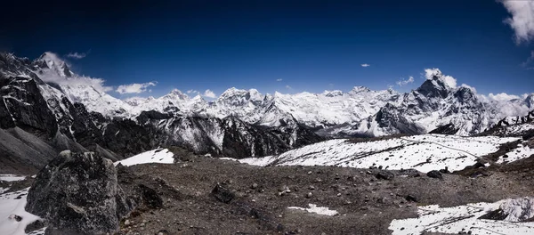 Panoráma Ama Dablam és a sziget-csúcs. — Stock Fotó