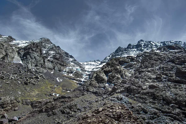 Landschap uitzicht op de bergen in het Toubkal National Park. — Stockfoto